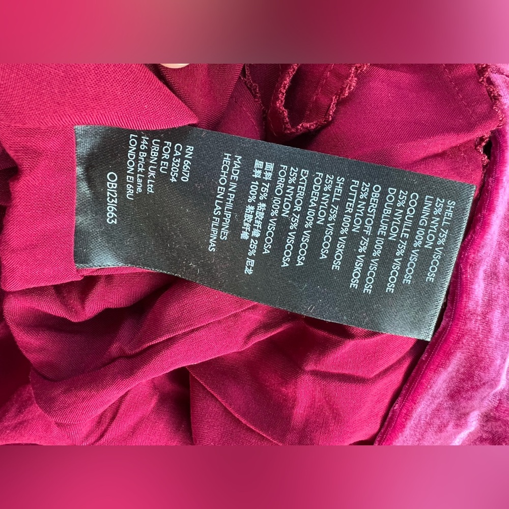 Anthropologie Size 10 Fushia Pink Crushed
Velvet High Waist Side Slit Mini Skirt - Picture 9 of 9
